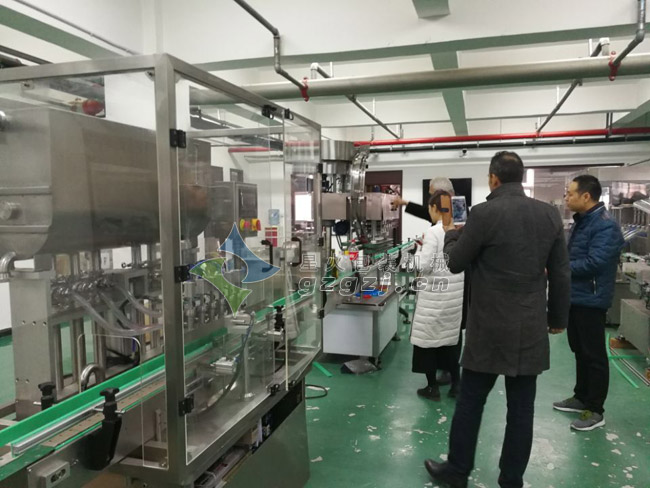 5L食用調和油灌裝生產(chǎn)線